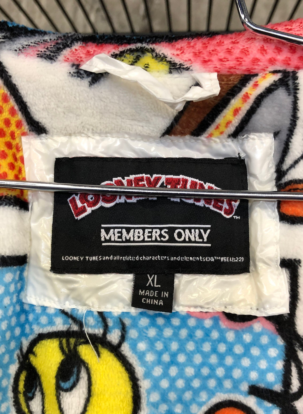 Members Only Looney Tunes Men's Reversible Puffer Jacket White Comic XL