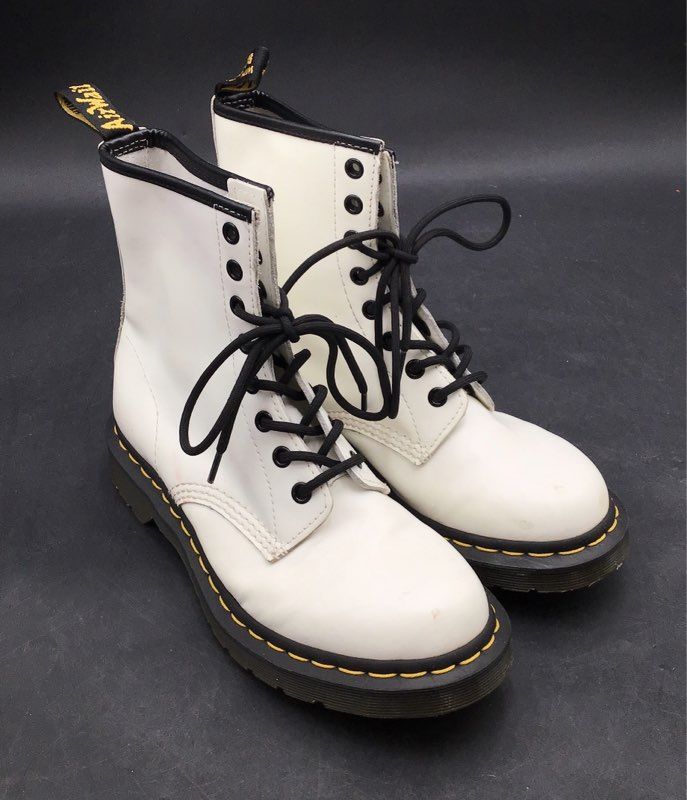 Dr. Martens 1460 White Smooth Leather 8-Eye Lace Up Boots Women's Size 8