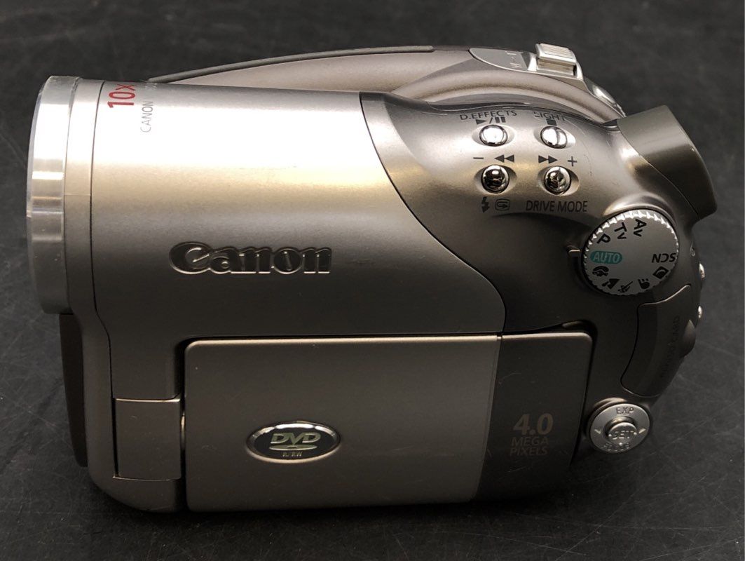 Canon DC40 Compact DVD Camcorder With Adapter