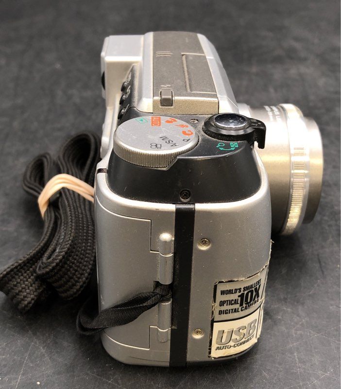 Olympus Camedia C-700 Ultra Zoom Compact Digital Camera