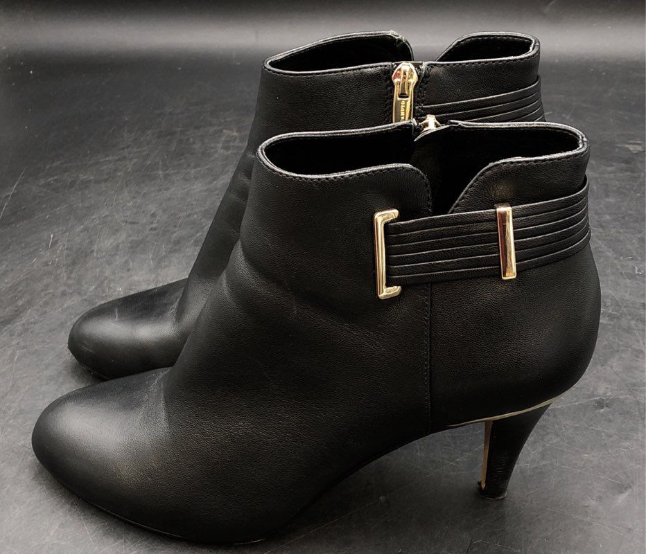 Vince Camuto Women's VC Vinisha Black Booties - Size 8.5M