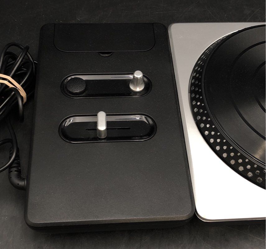 Activision DJ Hero Xbox 360 Wired Turntable Controller