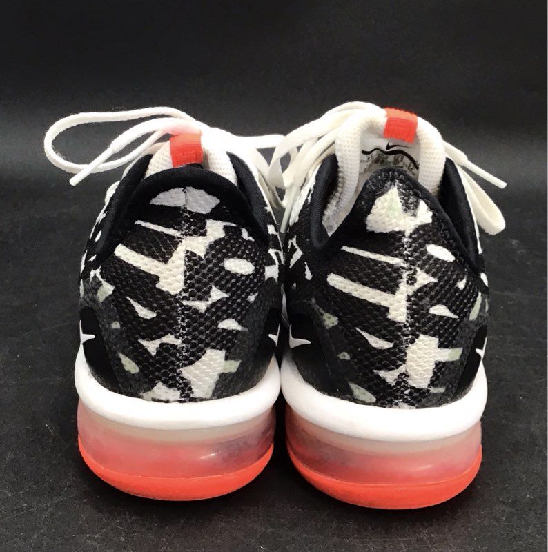 Nike Boys Air Max Sequent 3 Black White Athletic Shoes - Size 6Y