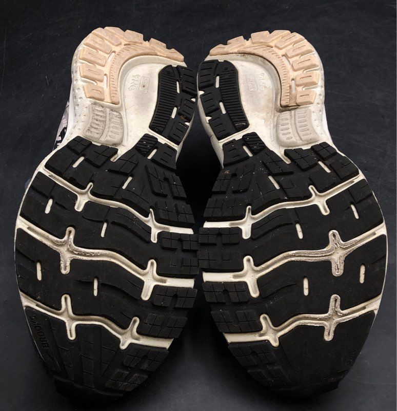 Brooks Women's Ghost 13 Black Athletic Shoes - Size 8