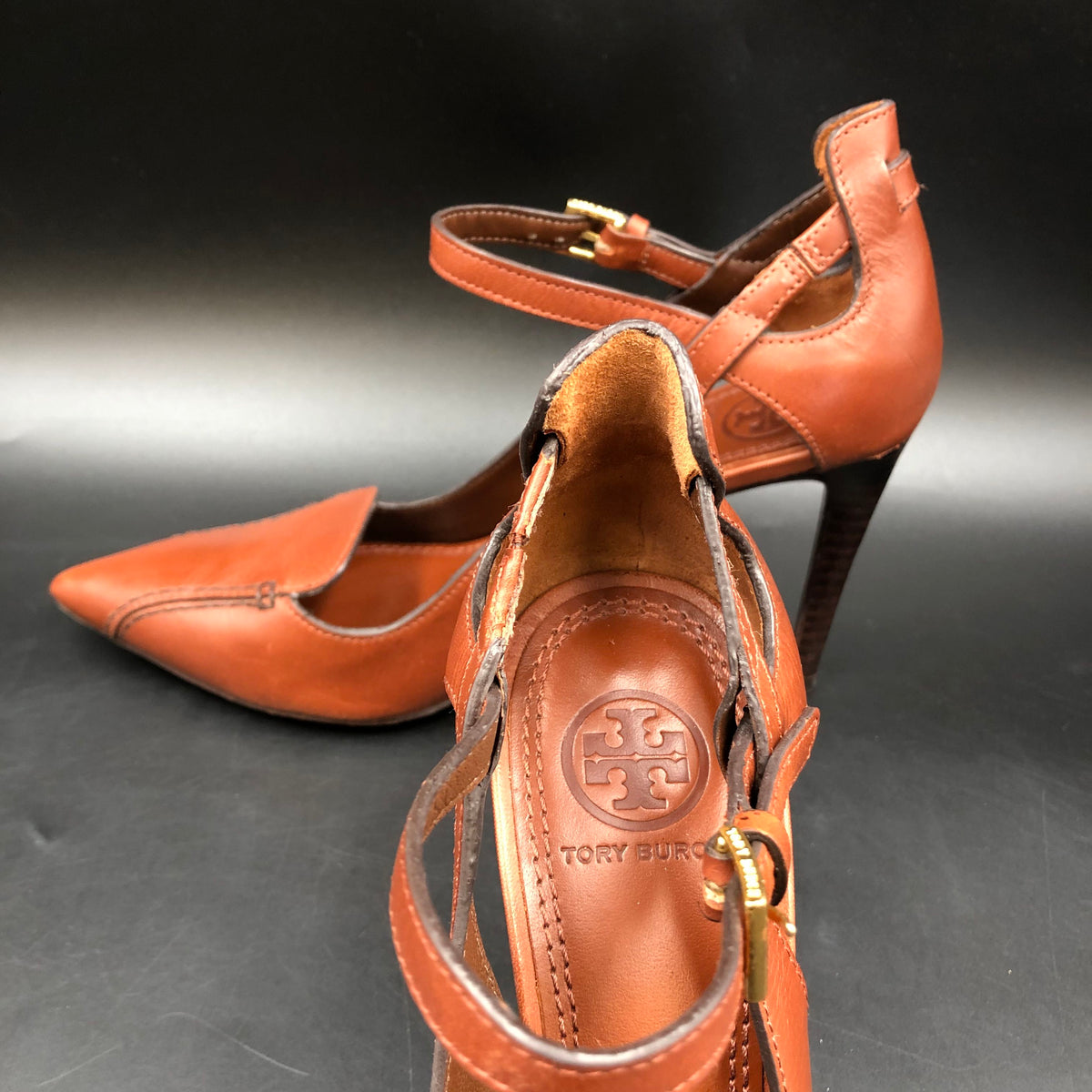 Tory Burch Cognac Brown Leather Double T Pointed Toe Heels Size 7.5 COA