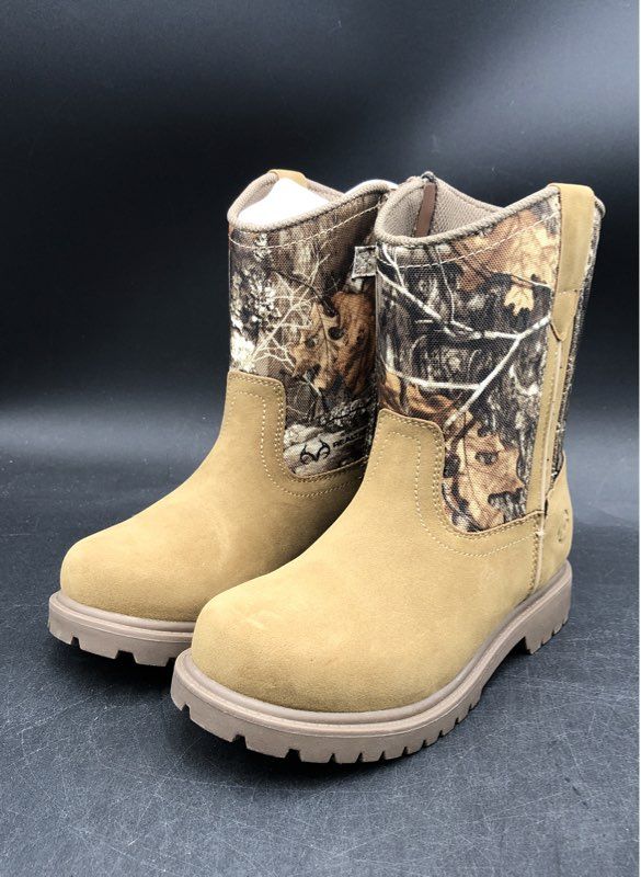 New Magellan Boys Brown Hunting Boots - Size 2D