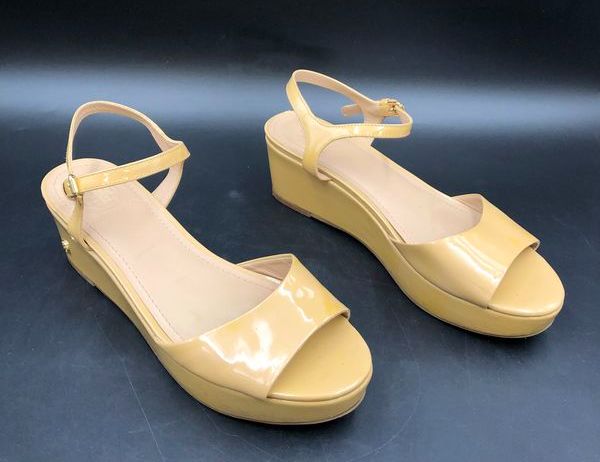 Tory Burch Women's Tan Patent Leather Sandals-Size: 8M (+COA)