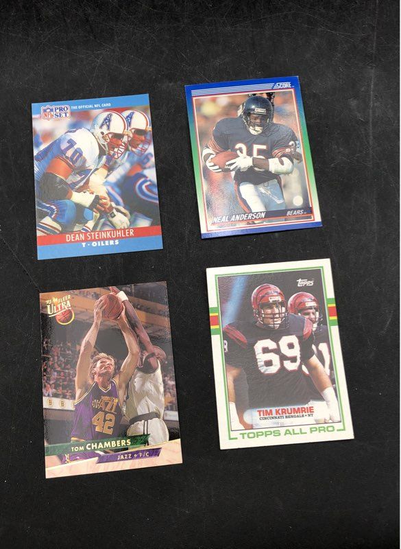 12:8.0lbs. Lot Of Mixed Sports Baseball, Football Cards. Medium Box, Unsorted