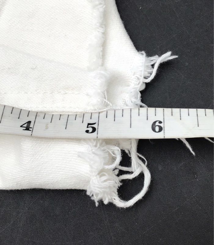 Express Women's Bermuda High Rise White Distressed Denim Shorts Stretch Sz 2