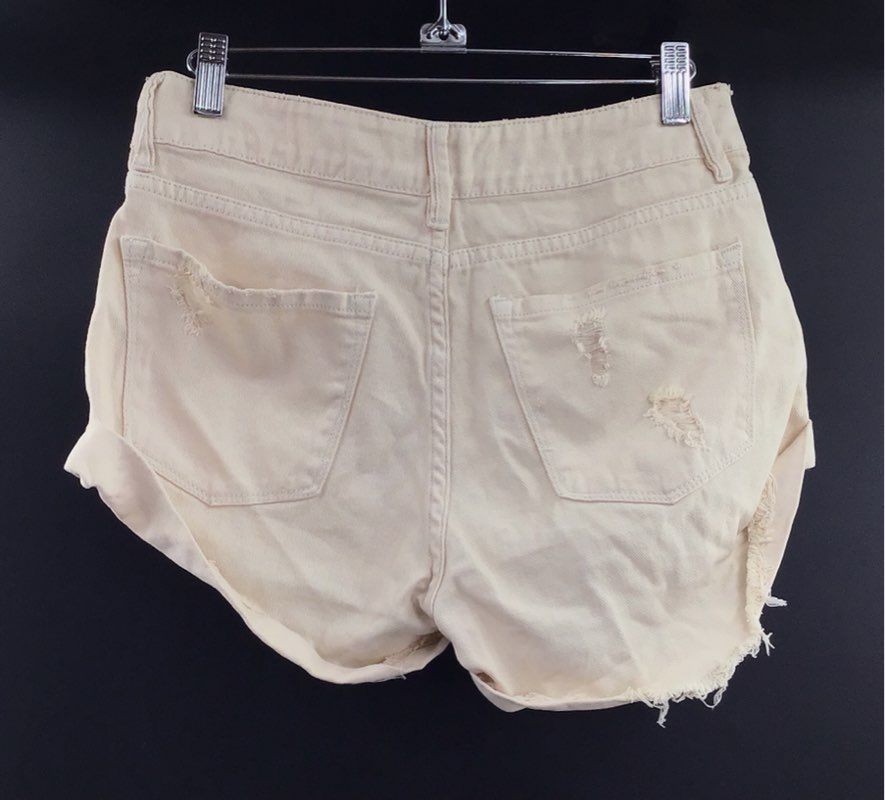 Amuse Society Women's Cream Iconic Roadie Distressed Cuffed Denim Shorts Sz 25
