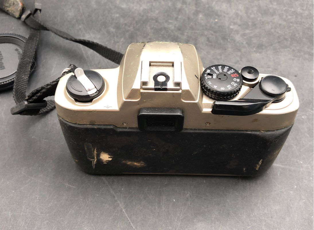 Nikon FM10 Film 35mm SLR Camera With Lens Cap