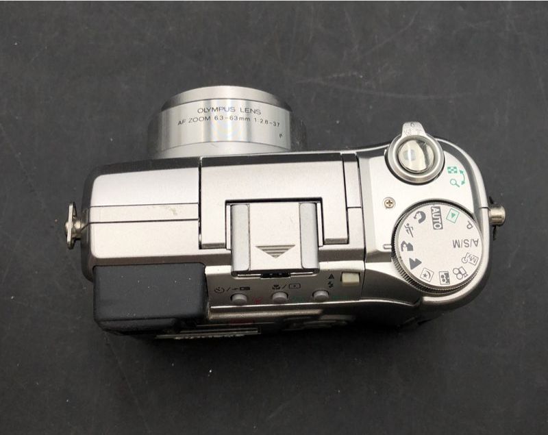 Olympus Camedia C-750 Ultra Zoom Digital Point & Shoot Camera With Accessories