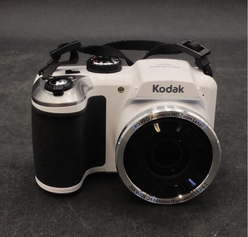 Kodak PIXPRO AZ251 16MP 25x Zoom Digital Bridge Camera White