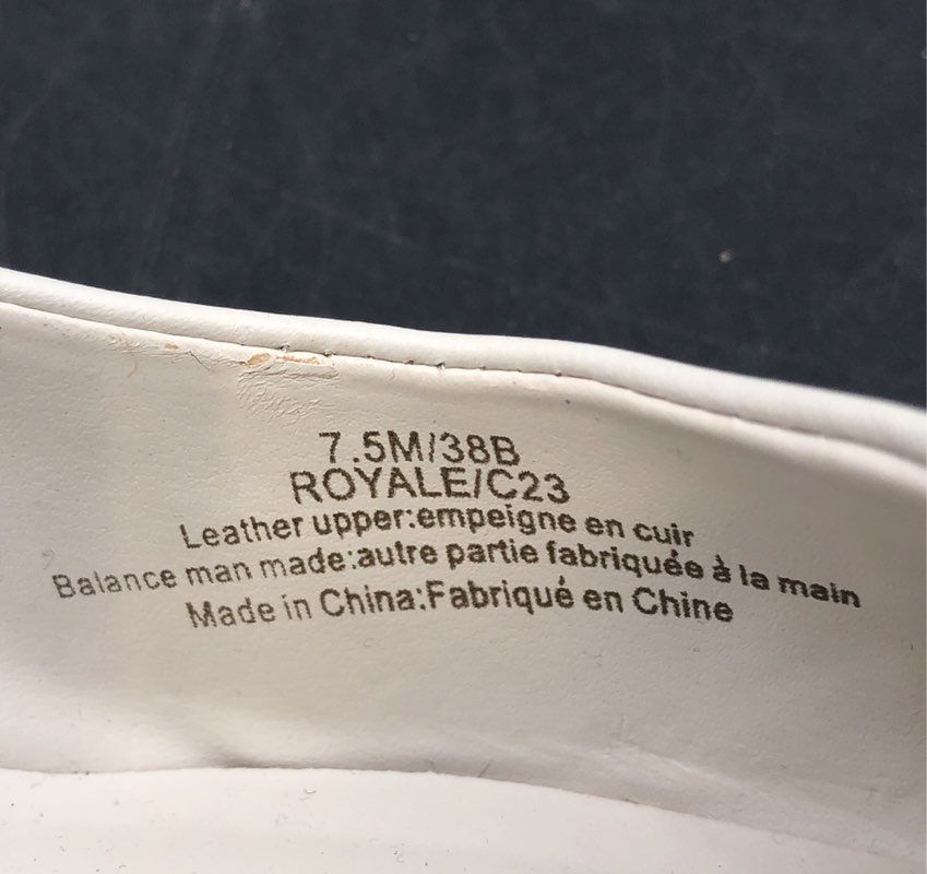 Karl Lagerfeld Paris Royale Off White Leather Pointed Toe Pumps Size 7.5
