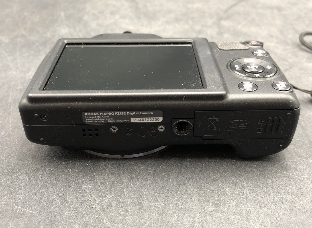 Kodak PixPro FZ152 Digital 16 MP Compact Camera