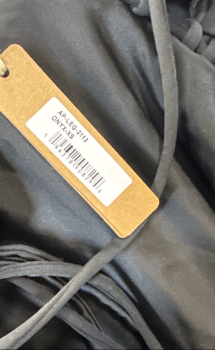 NWT Skims Women's Black Ankle Leggings - Size XS