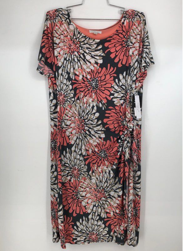 NWT Signature By Robbie Bee Women&#39;s Gray Coral Floral Shift Dress - Size XL