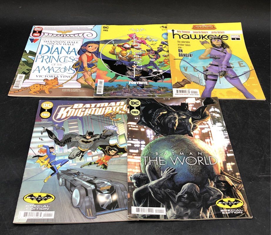 Comic Book Lot Marvel DC Modern Age Superhero Approx 25 Issues FCBD & Specials