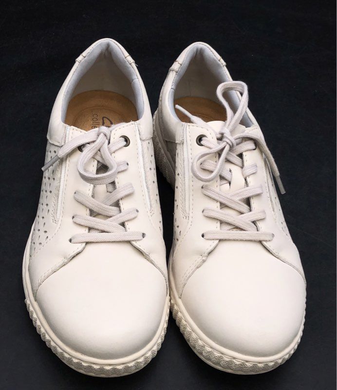 NIB Clarks Women's White Athletic Shoes - Size 8.5