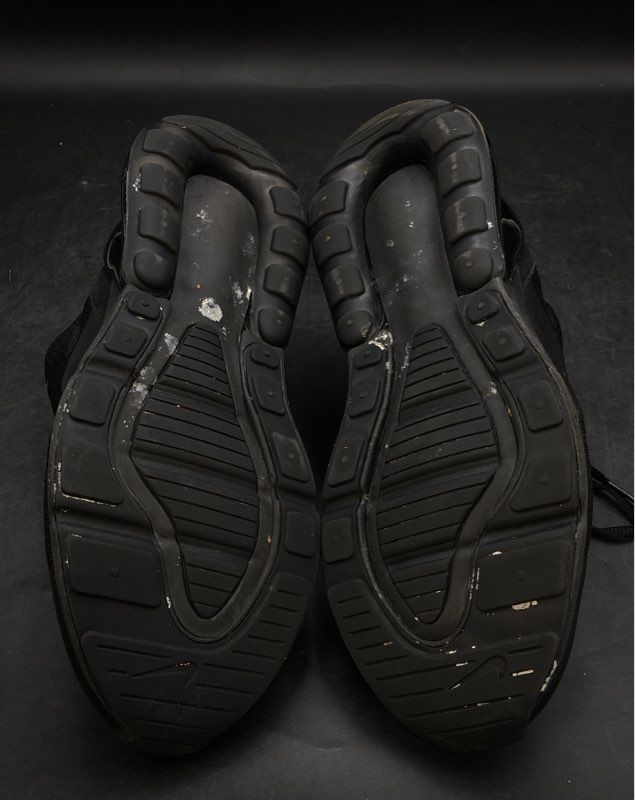 Nike Men's Air Max 270 Black Athletic Shoes - Size 10.5