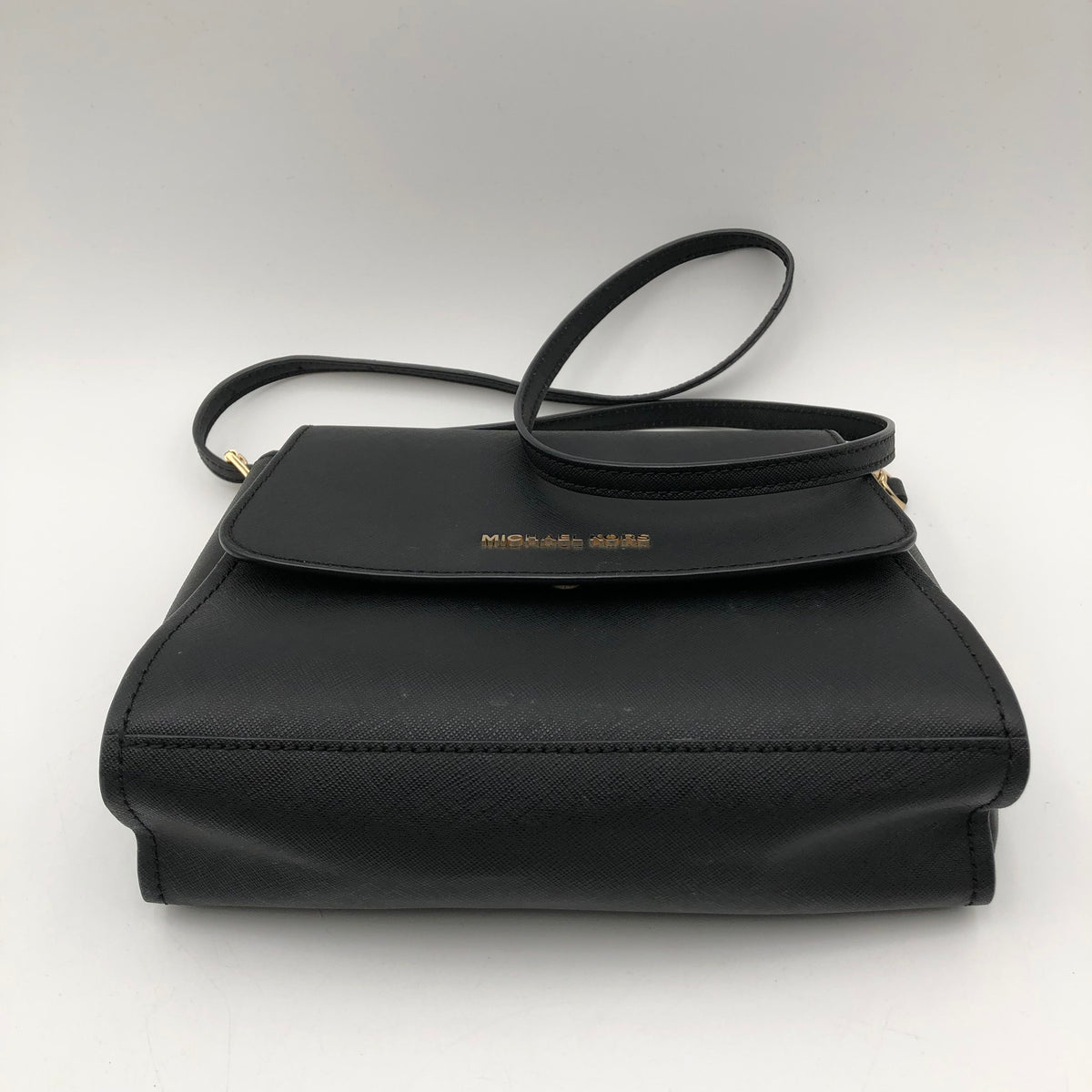 Michael Kors Black Lea Jet Set Crossbody Bag Gold Tortoise Hardware COA