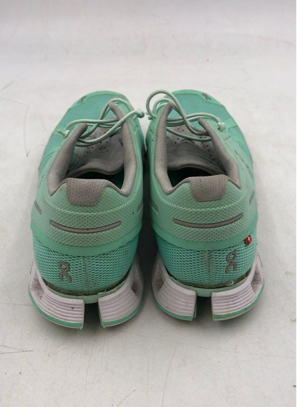 On Cloud Women&#39;s Green Athletic Shoes - Size 8