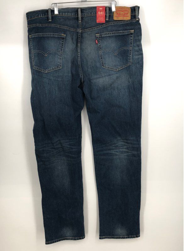 NWT Levi&#39;s 541 Straight Jeans - Size 42X36