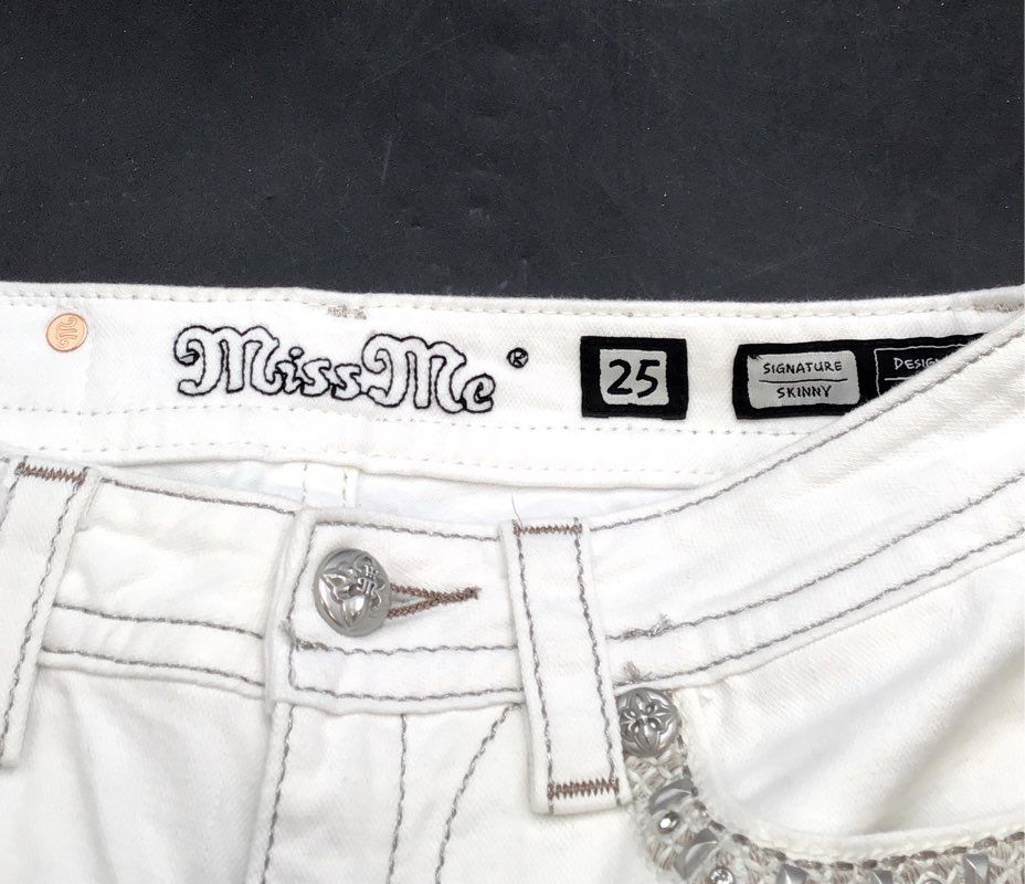 NWT Miss Me Women's White Denim Signature Skinny Jeans - Size 25