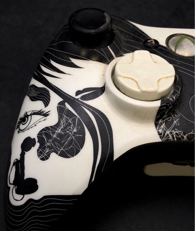 Lot of 2 Microsoft Xbox 360 Wireless Controllers OEM Official