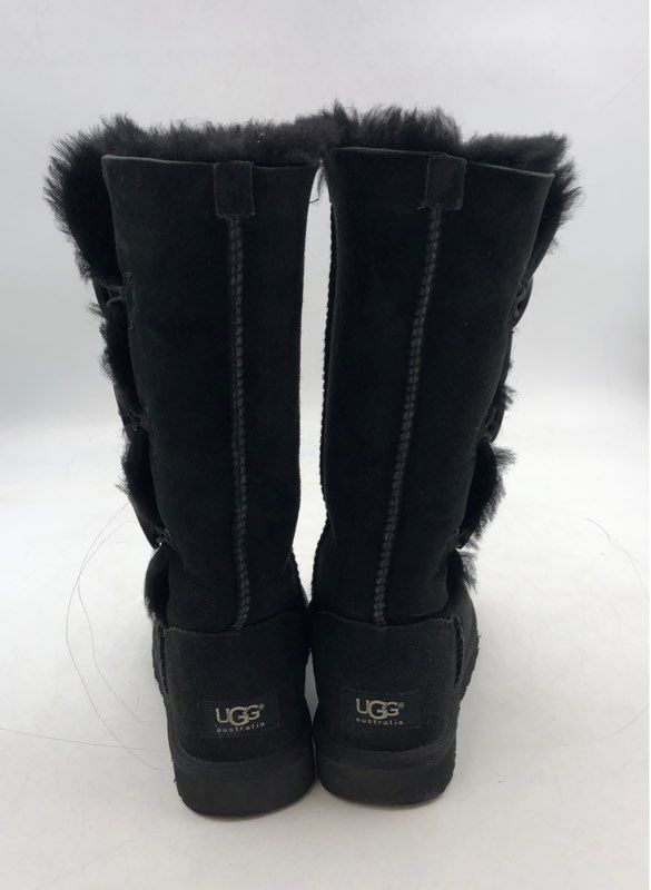 UGG Women&#39;s Bailey Button Triplet 1873 Black Shearling Boots - Size 6