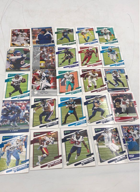 Lot Of Football NFL Cards. Medium Box, Unsorted