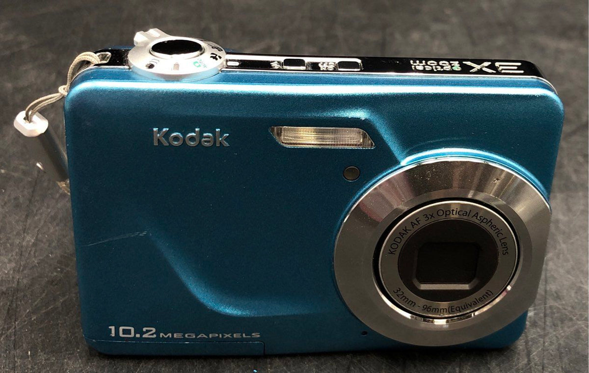 Kodak EasyShare C180 Point & Shoot Camera With Case