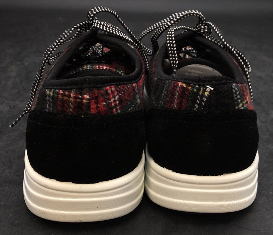 Traq by Alegria Lyra Red Plaid Suede Low Top Sneakers Womens Size 37 / US 7