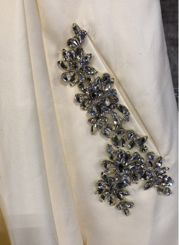 Angela & Alison Women's Ivory A-Line Cocktail Dress Rhinestone V-Neck Sze 4