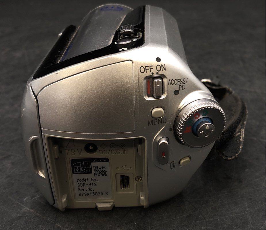 Panasonic SDR-H18 32X Optical Zoom Camcorder