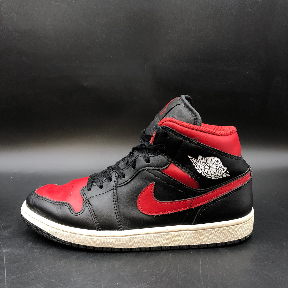 Nike Air Jordan 1 Mid Reverse Bred Black Red Sneakers Size 9 COA