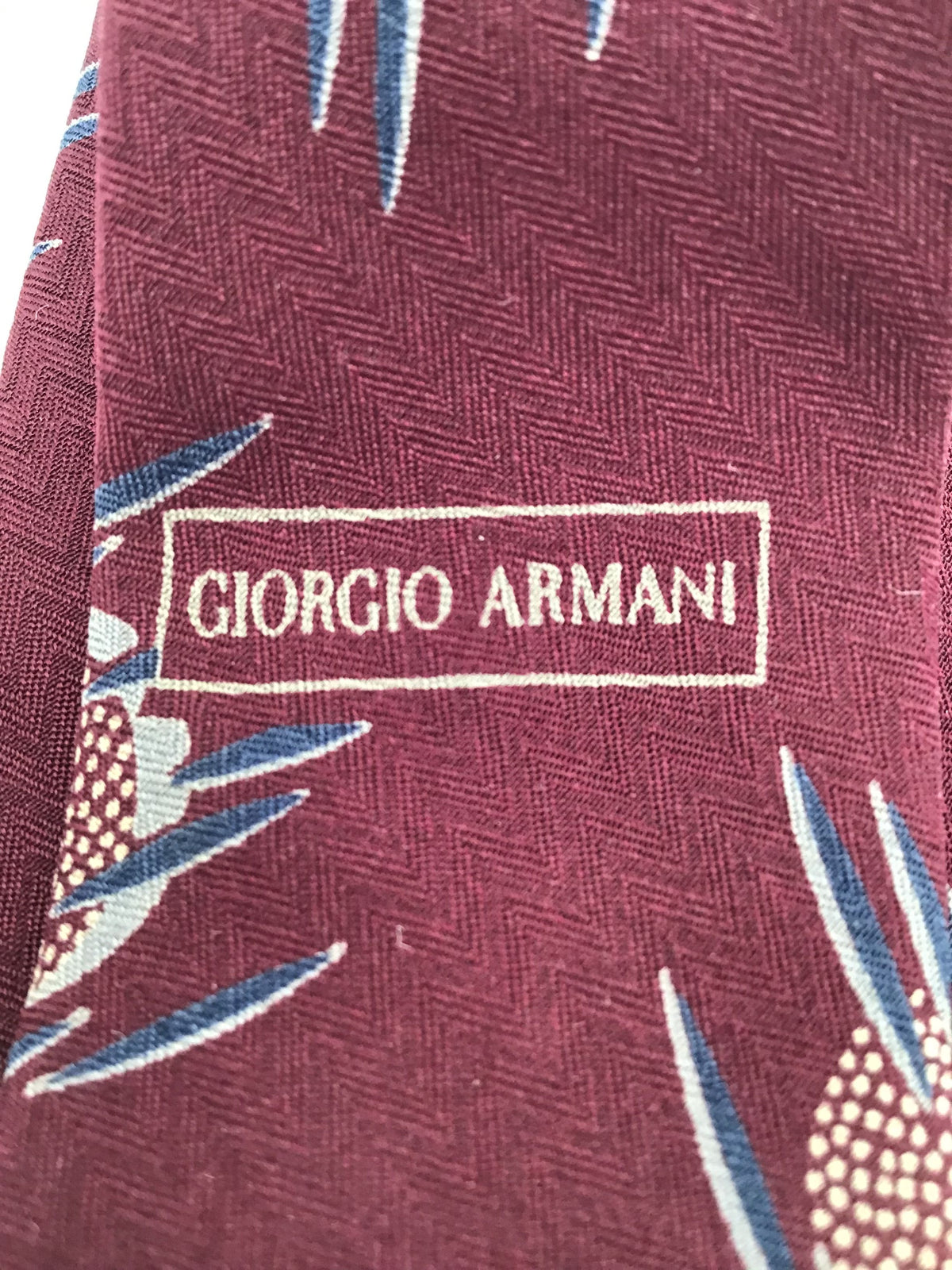 Giorgio Armani Men&#39;s Red Silk Adjustable Pointed Tie - One Size With COA