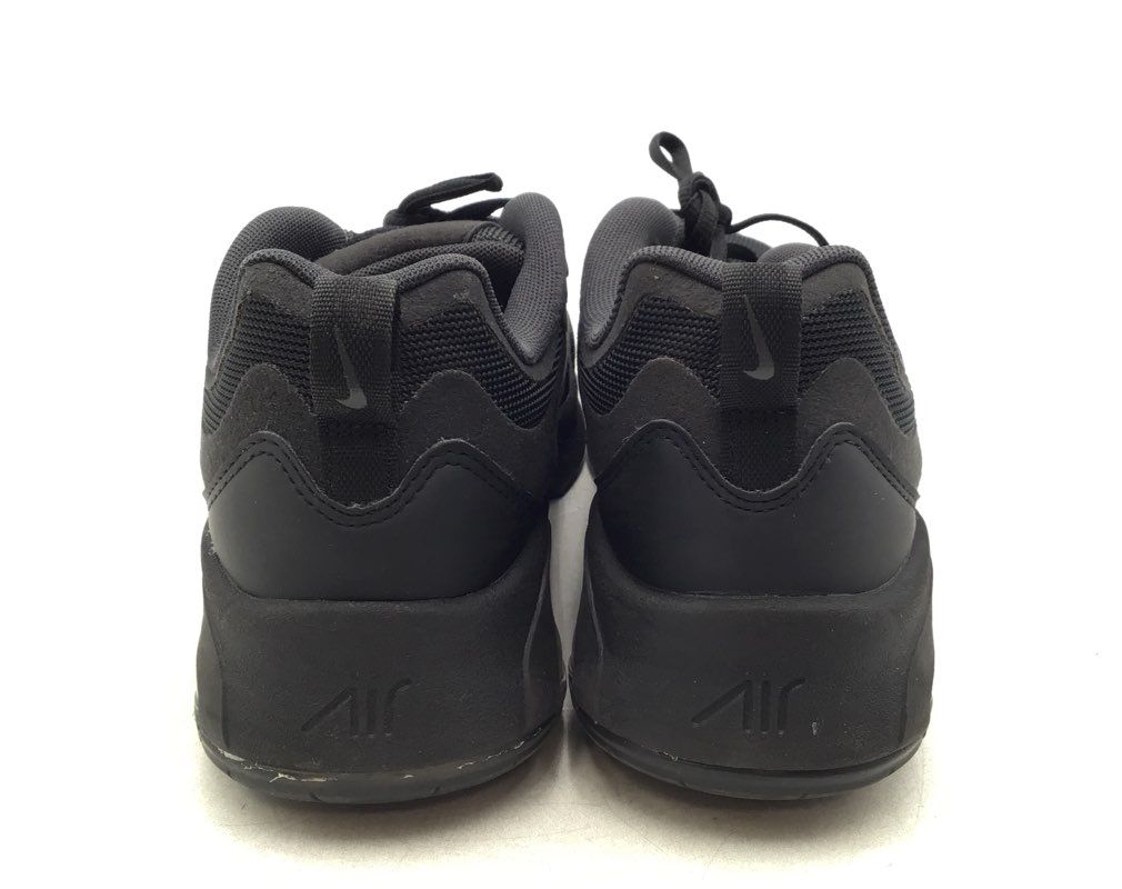 Nike Boys Black Athletic Shoes - Size 6.5