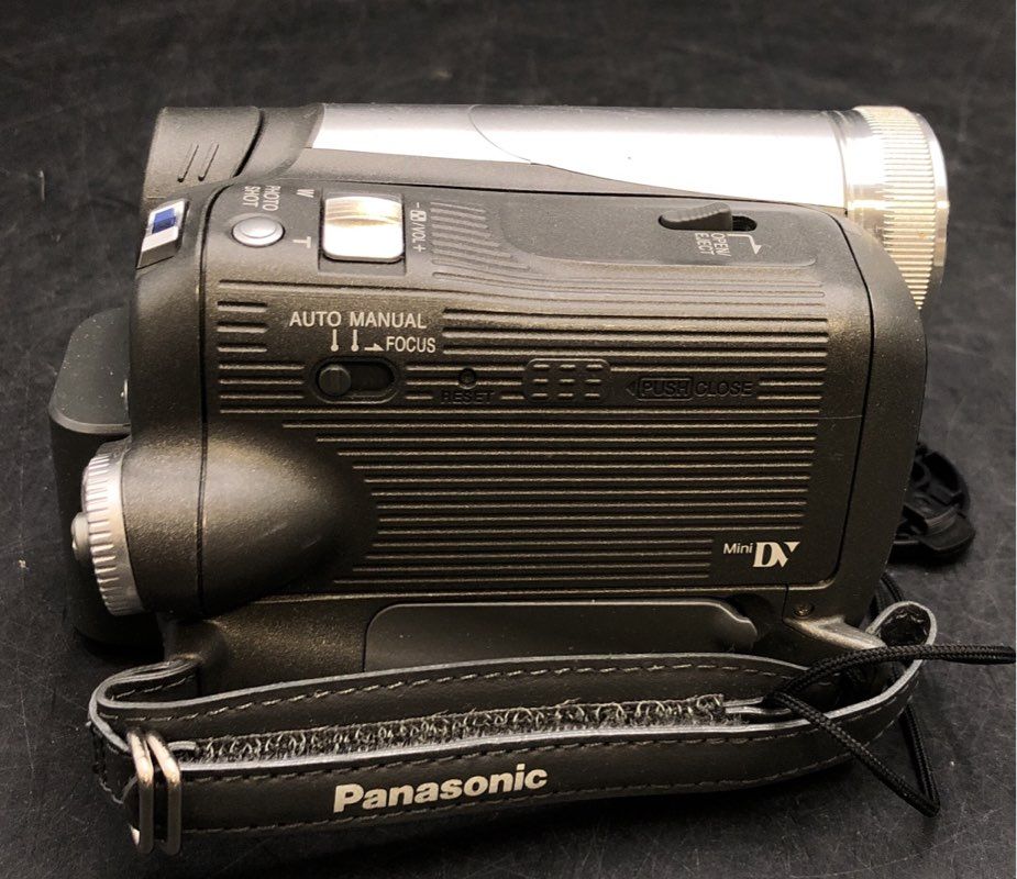 Panasonic, JVC GR-AX5 Compact VHS Videomovie Camera Lot