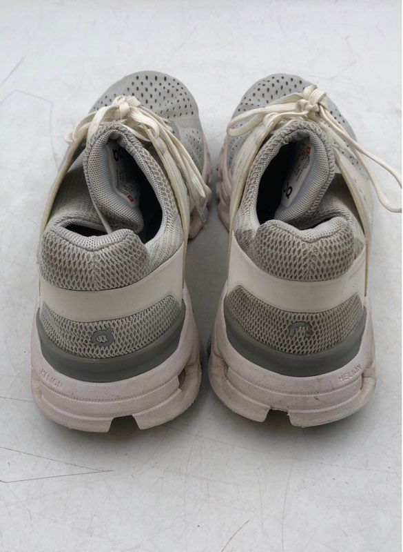 On Cloud Women&#39;s Gray Athletic Shoes - Size 9