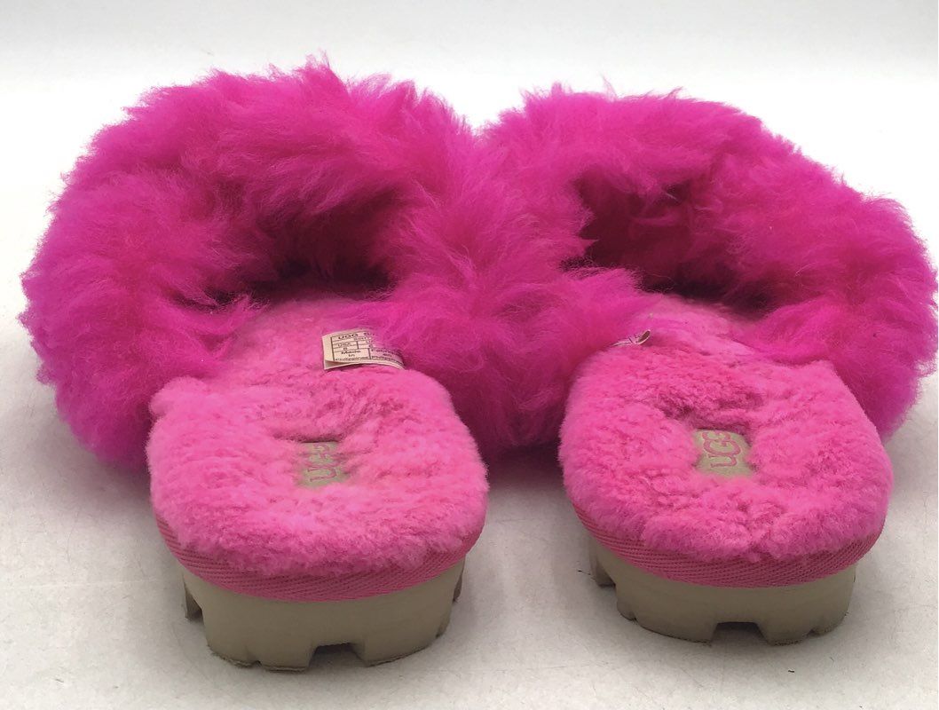 UGG Women&#39;s Pink Slide Slippers - Size 8