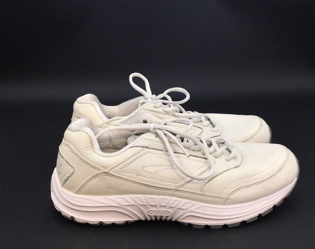 Brooks Women&#39;s Dyad Walker 6200471B111 White Athletic Shoes - Size 9.5B