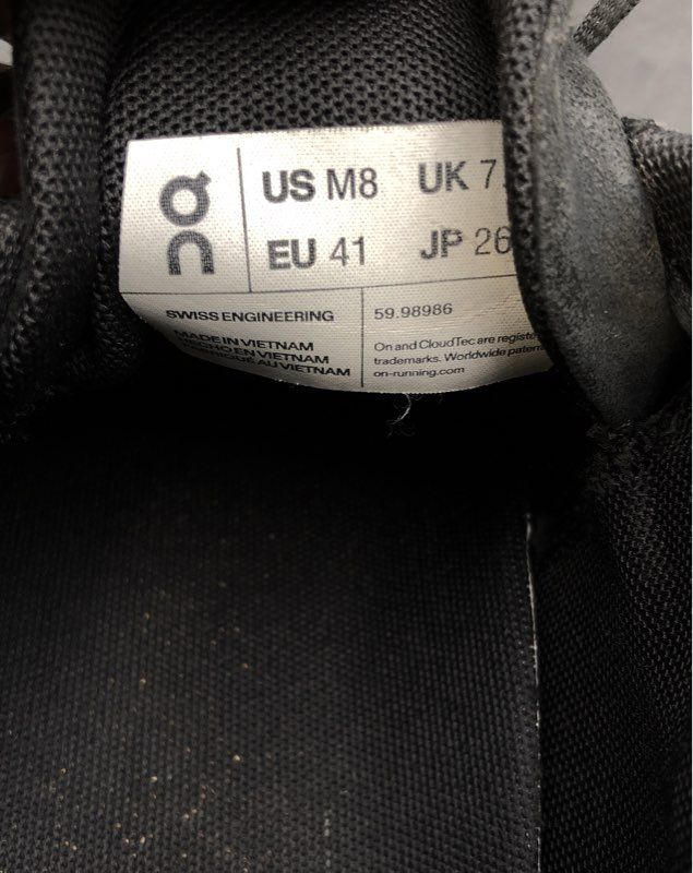 On Cloud Men's Cloud 5 Black Athletic Shoes - Size 8