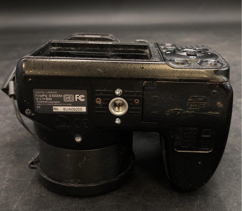 Fujifilm FinePix S1000fd Digital SLR Camera