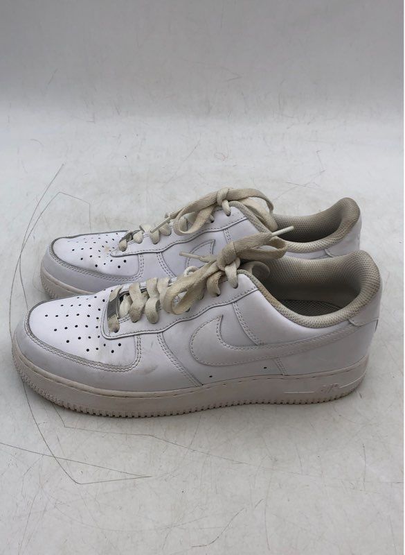 Nike Men&#39;s White Athletic Shoes - Size 8.5