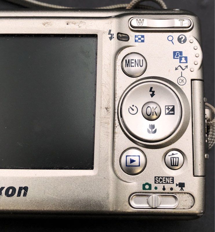 Nikon Coolpix L11 6.0 MP Compact Digital Camera