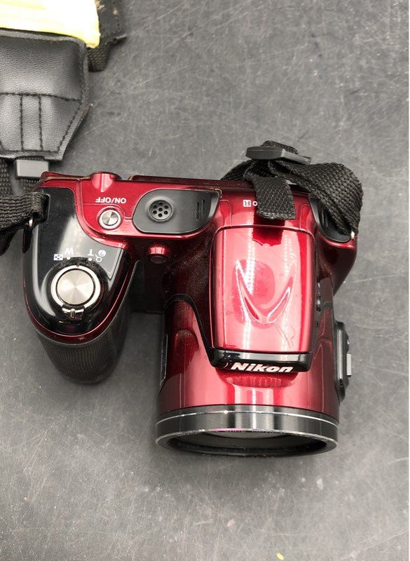 Nikon Coolpix L820 16.0 MP Digital Bridge Camera