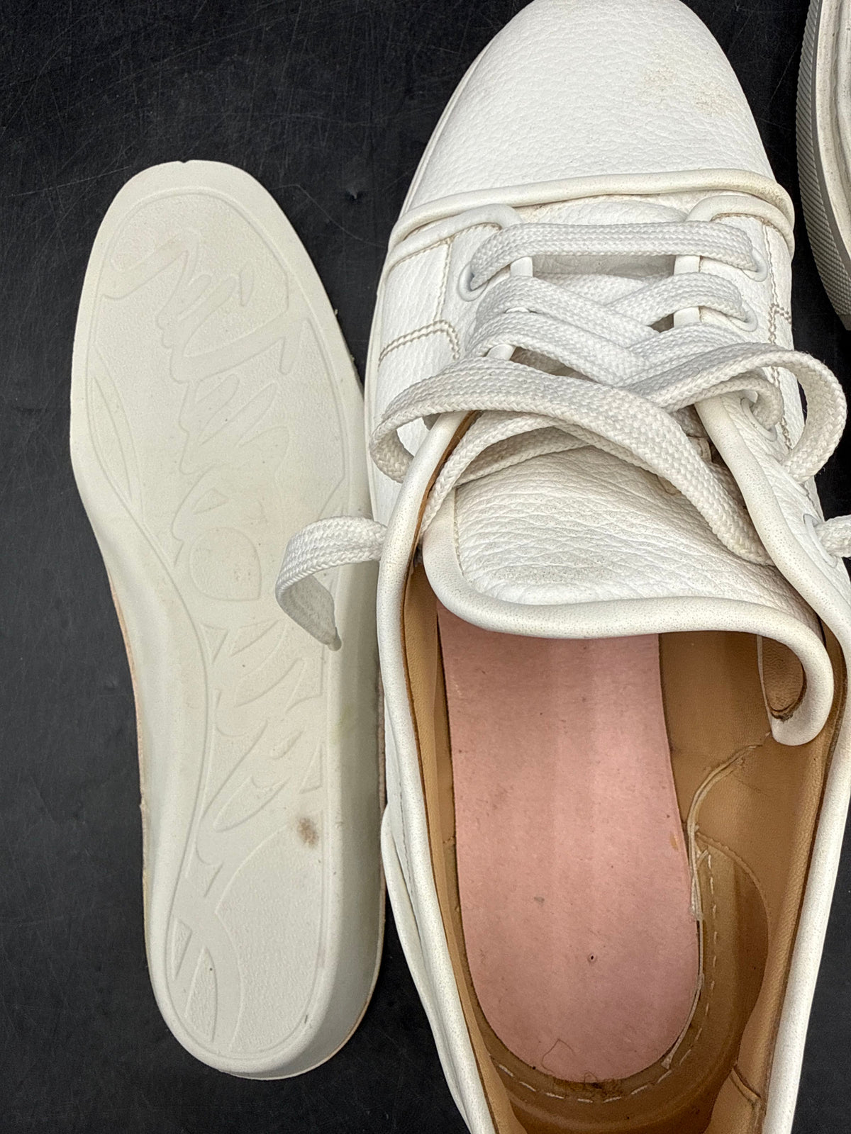 Red Sole Louboutin Style White Pebbled Leather Low Top Sneakers Men's Size 41