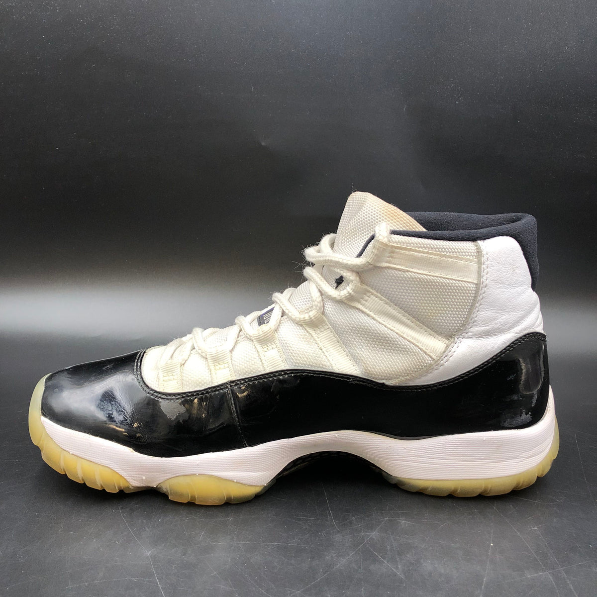 Nike Air Jordan 11 Retro Concord White Black 2018 Sneakers Size 9.5 COA