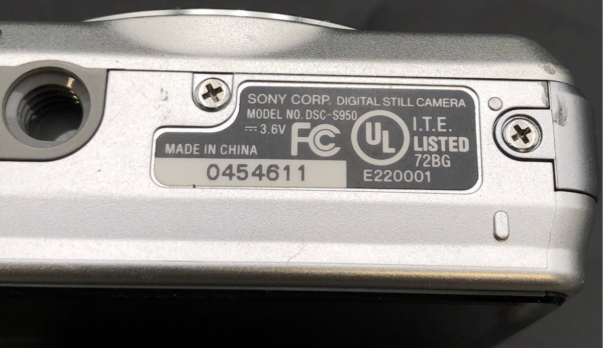 Sony Cyber-shot DSC-S950 10.1 MP Digital Point & Shoot Camera